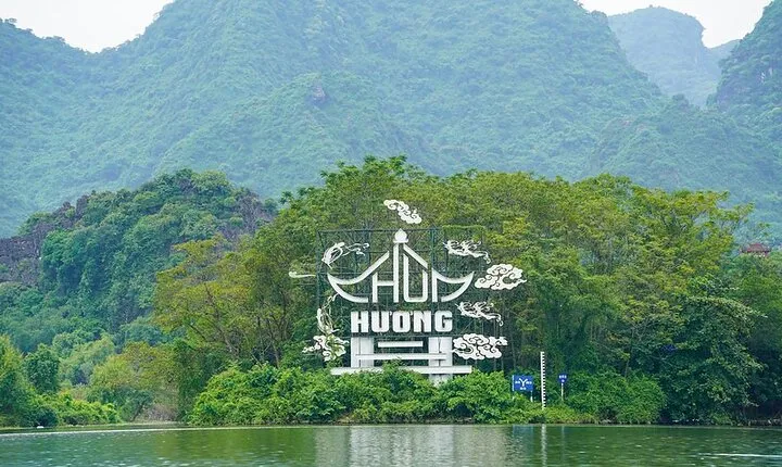 Day-tour to the Perfume Pagoda