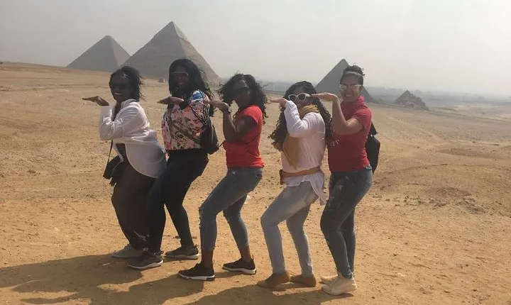 Top rated Giza Pyramids and Sphinx Tour from Cairo Airport