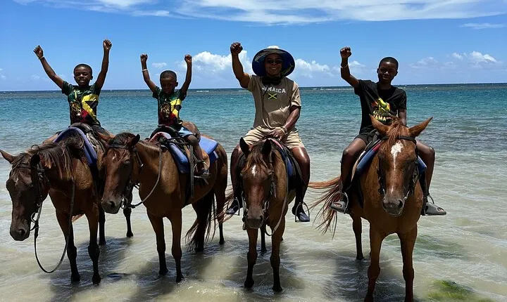 Horseback ride Dunn’s River and Blue hole with transport included
