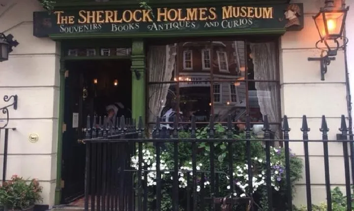 Private Sherlock Holmes Walking Tour in London