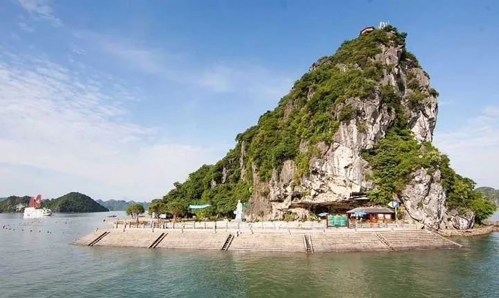 Halong Bay 6 hours on express way from Hanoi/Halong