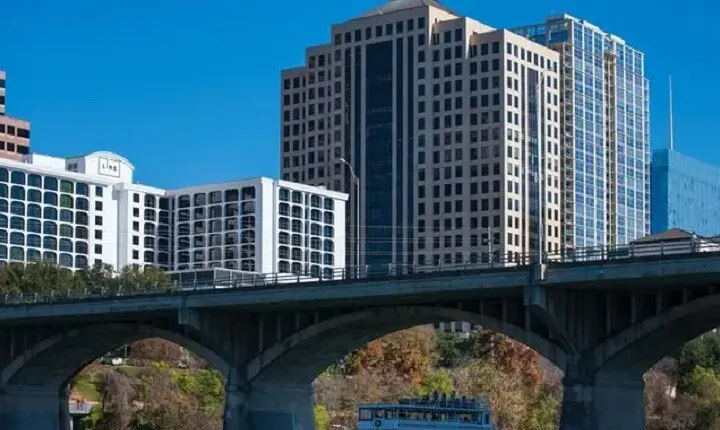 Private Tour of Austin with State Capitol and Cruise
