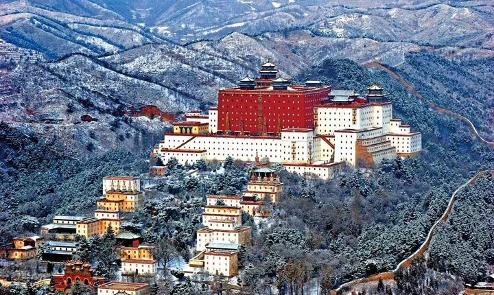 Private Day Trip to Chengde Summer Resort and Eight Outer Temples from Beijing