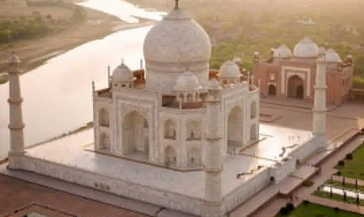 Private Four Day Golden Triangle Tour with Lion Safari