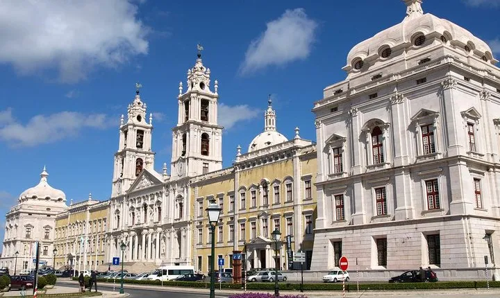 Private Mafra National Palace and Ericeira in One Day from Lisbon
