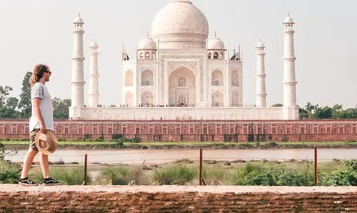 2-Days Private Taj Mahal Sunrise Tour from Mumbai by Round Trip Flights