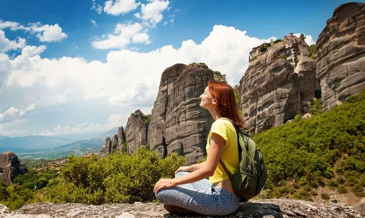 Athens: Meteora Monasteries Tour with Local Guide and Greek Lunch