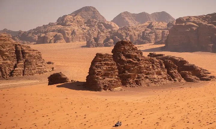 From Aqaba: Wadi Rum Desert Tour with taxi transfers from Aqaba
