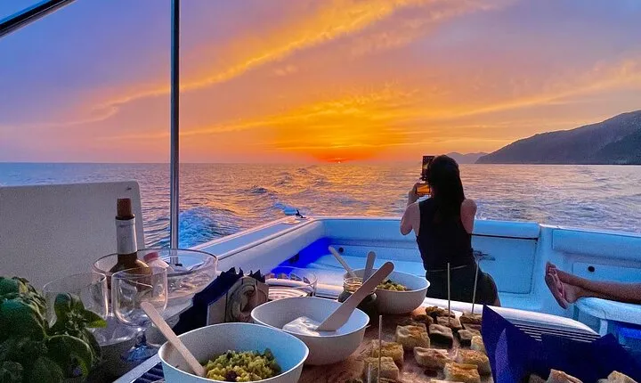 Sunset Private Boat Tour: Discover the Magic of Gulf of Poets
