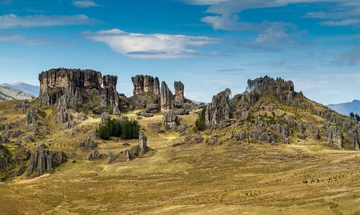 Cajamarca: Cumbemayo - the Stone Forest