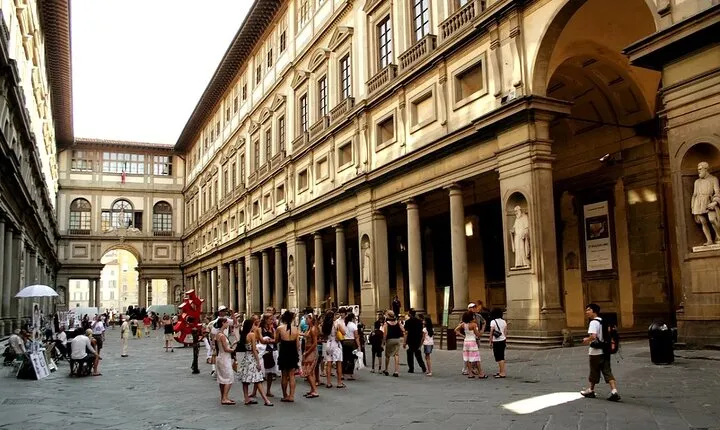 Piazzale Uffizi Florence Art Gallery Tour Pass