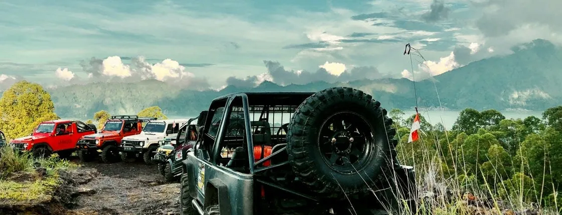 4x4 classic jeep tour with Batur Bali sunrise