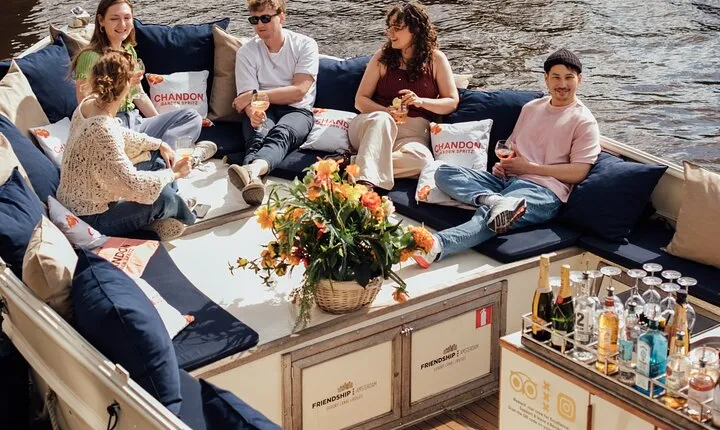 Amsterdam: Luxury Cruise Unlimited Cocktails & Snacks Option