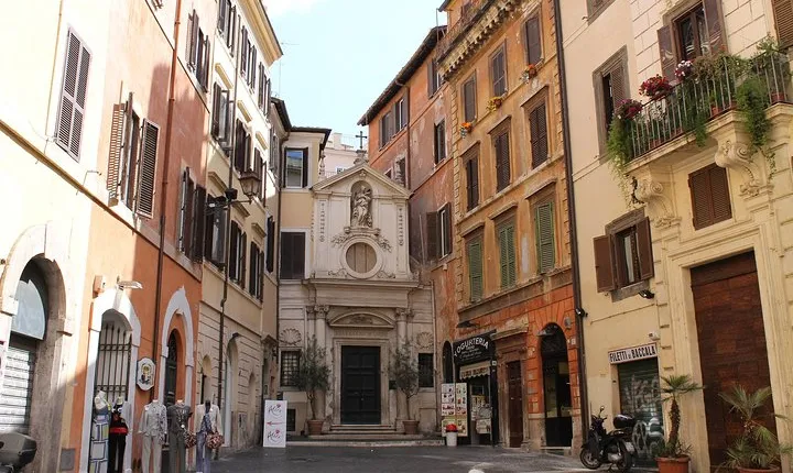 Rome Max 6 People Walking Tour: Pantheon, Trevi Fountain, Gelato