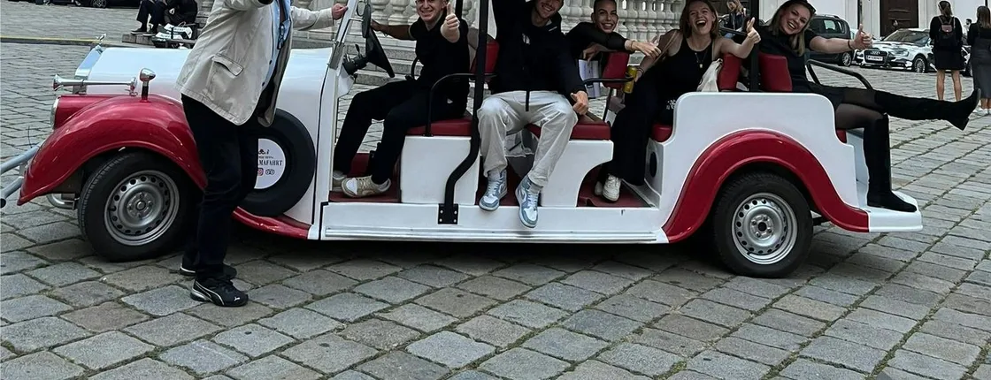 10 Seater Electric Classic Car Tour in Vienna