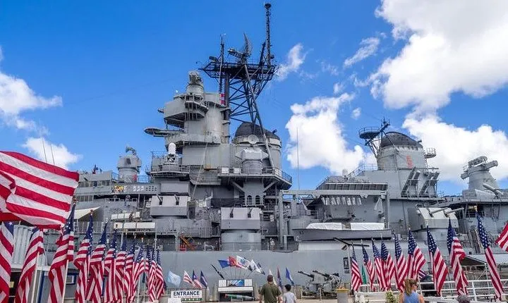 Pearl Harbor USS Arizona Memorial & Battleship Missouri