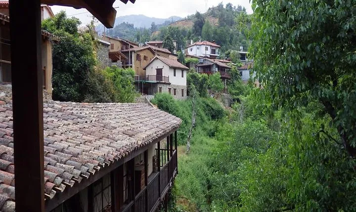 Walk on Artemis trail and in Old Kakopetria