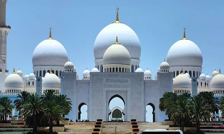 Full Day Shared Tour to Abu Dhabi City