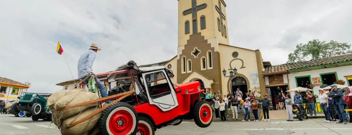 Full-day private tour to Salento, Filandia and Cocora Valley