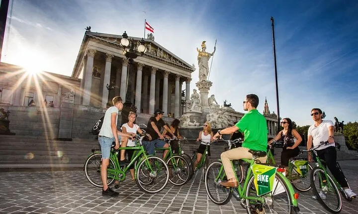 Bike city tour in Vienna