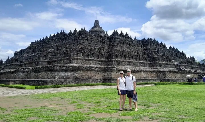 Borobudur Private Excursion From Semarang (Upper level access)