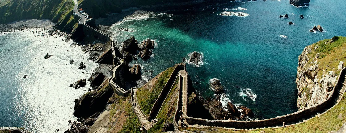 Gaztelugatxe, Mundaka and Gernika from Bilbao
