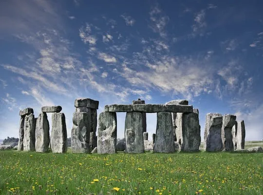 Stonehenge guided morning tour with special access pass