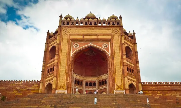 Private Transfer from Agra to Jaipur with Fatehpur Sikri