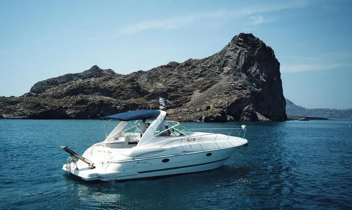 5-Hour Private Cruise from Fira