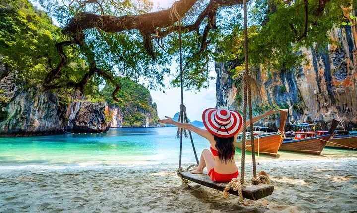 Krabi Hong Island Tour: Charter Private Long-tail Boat