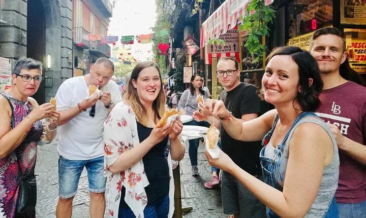 Tasty Naples Street Food Tour of MustEat Gourmet Specialties and MustSee Sites