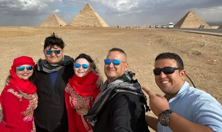 Egypt Shore tours to Giza Pyramids & Museum& bazaar from Alexandria or Port said