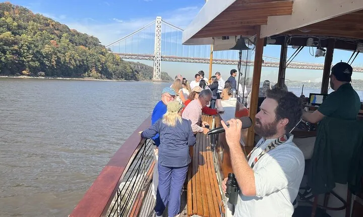 Grand Palisades Fall Foliage Cruise in New York