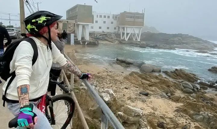 Bicycle ride along the coastal edge of Viña del Mar