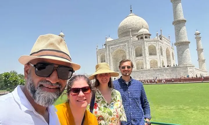 Private Sunrise Tour To Taj Mahal From Delhi By Car
