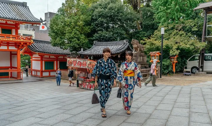 Treasures of Kyoto: Geishas & Traditions Private Tour