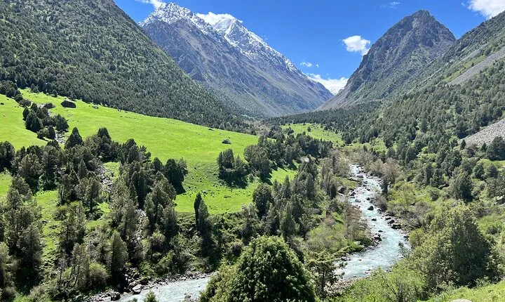 Private Guided Alamedin Gorge Tour