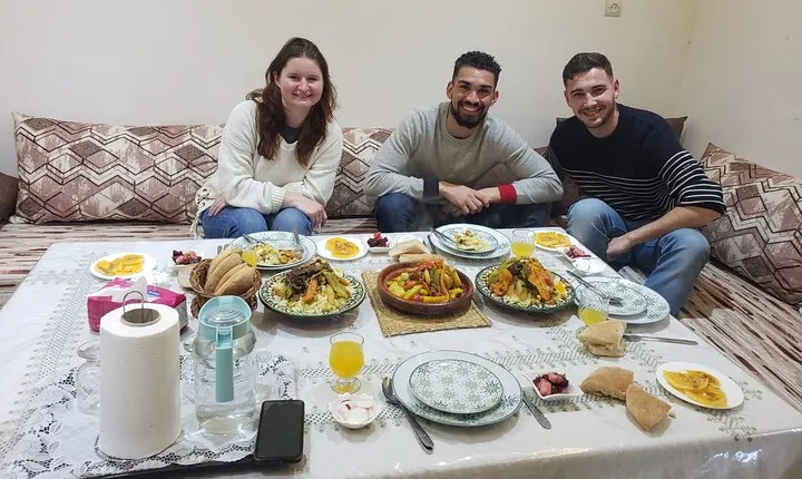 Lunch/Dinner with Moroccan family 