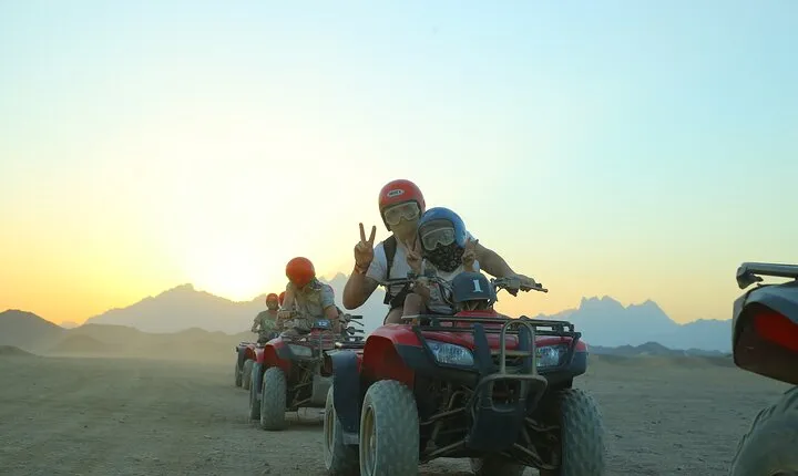 Hurghada Safari Quad and Camel Ride with Night Show and Dinner