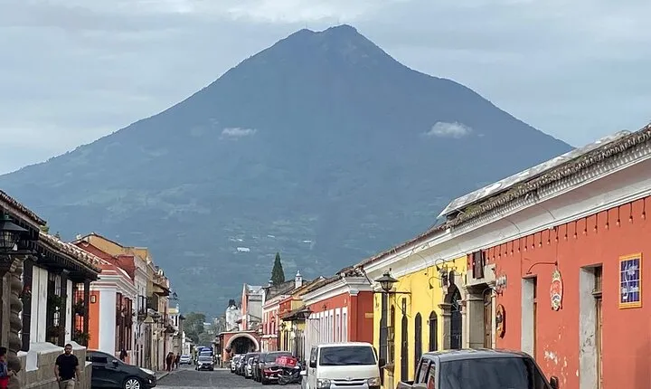 Guided Tour in Antigua Guatemala and Hobbitenango