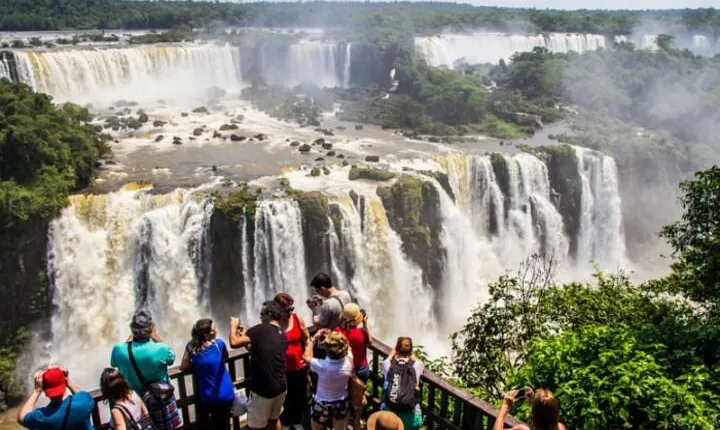Argentine & Brazil Falls Full-day Private Tour with Tickets