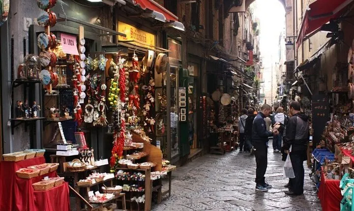 Naples Spanish Quarter and Maradona Street Art Tour