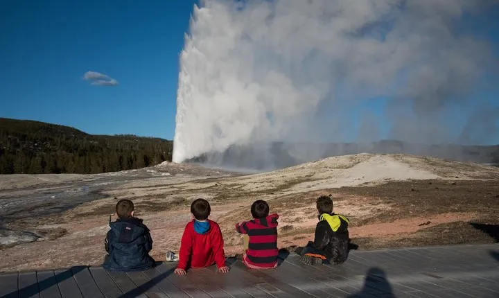 Private Yellowstone Old Faithful and Lower Loop Tour