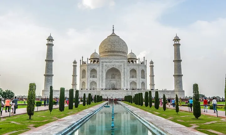 Overnight Taj Mahal Tour by Car