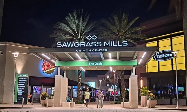 Luxury Roundtrip Transfer to Sawgrass Mall from Miami Hotel
