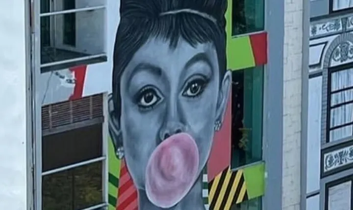 Street Art and Shopping Tour in Playa del Carmen