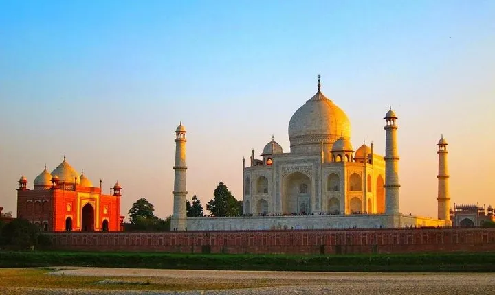 Day Trip to Agra, Taj Mahal & Fatehpur Sikri from Delhi