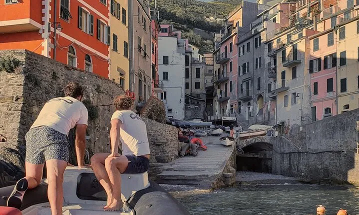 Explore the secrets of the Gulf of Poets and Cinque Terre by sea
