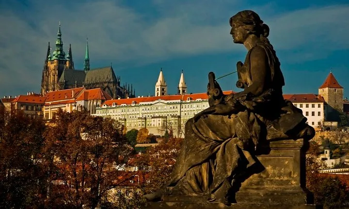 Prague Castle And Castle Grounds Walking Tour in french