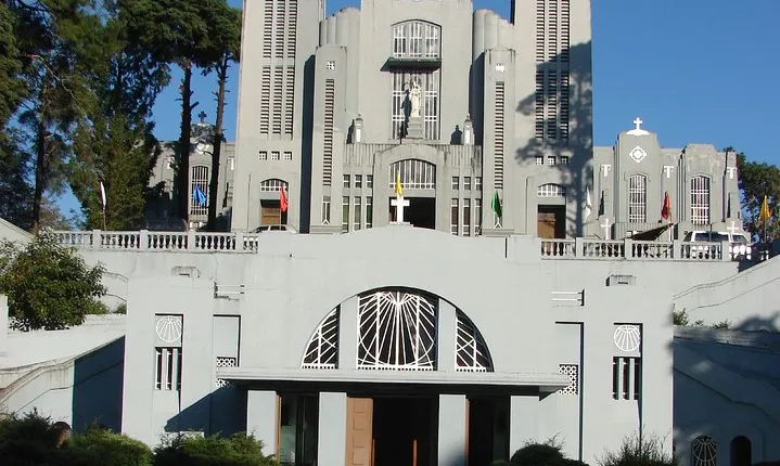 Laithmukhrah Walk in Shillong (2 Hours Guided Walking Tour)